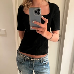 Ribbad topp - Topp från HM i storlek S/M. Bra skick! 