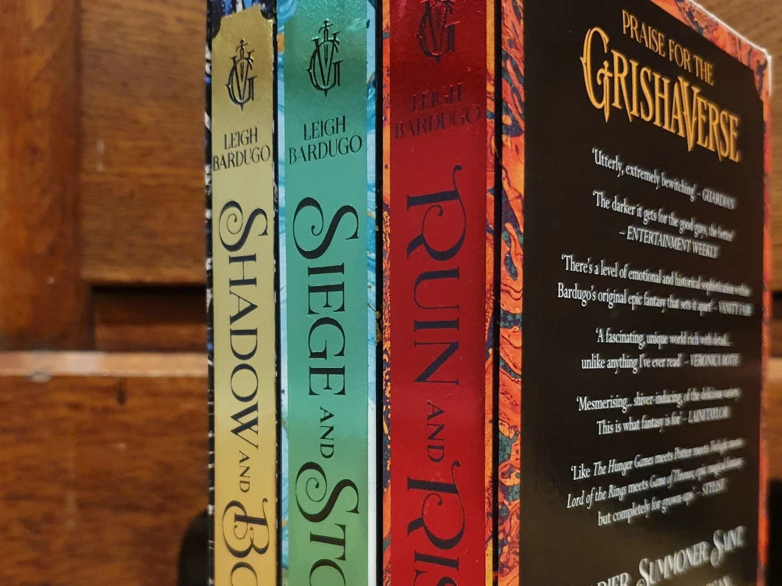 Shadow & Bone Triologin 