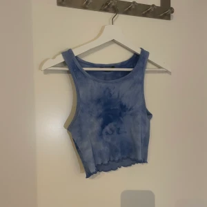 Shein - Topp från Shein, aldrig använd. 30kr+ frakt 