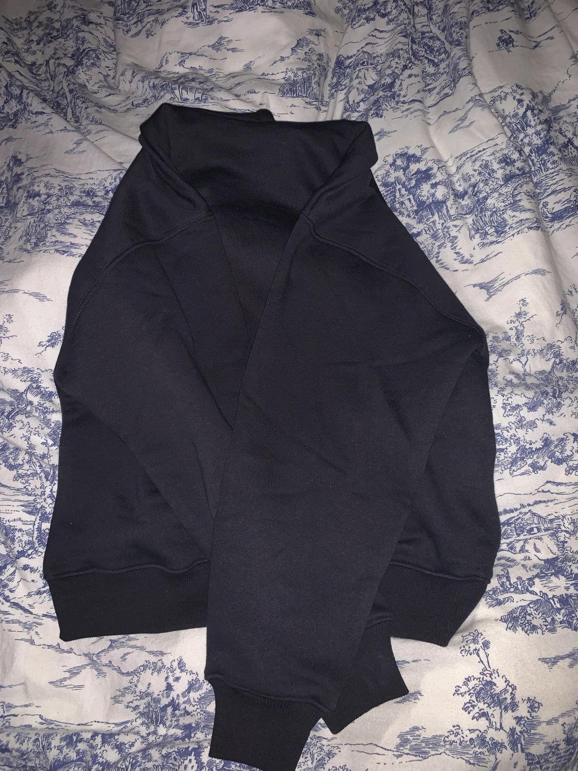 Hoodie med tryck 🖤 - 90