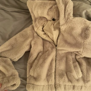 Teddy jacka - Mysig varm jacka oanvänd