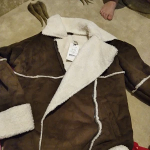 Höst/vinter jacka - Helt ny jacka säljs. 