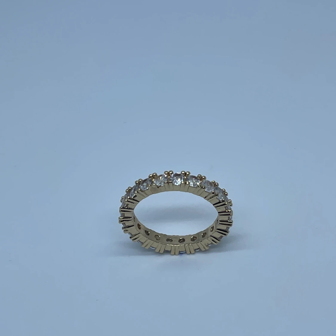 Ring med stenar