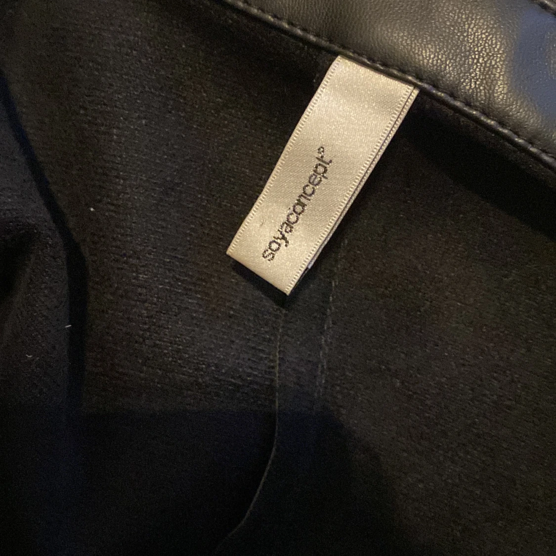 Svart skinnjacka  - 91