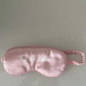 Caia sovmask i rosa färg 