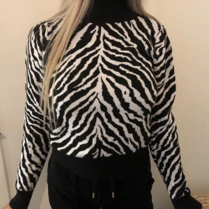 Chiquelle  - Zebra tröja 