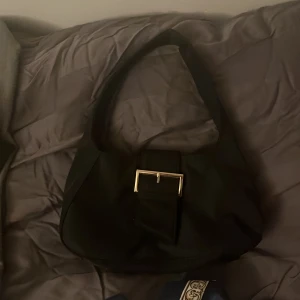 Bikbok - Väska från bikbok som aldrig kommit till användning. I nyskick i princip oanvänd! Köpare står för frakt