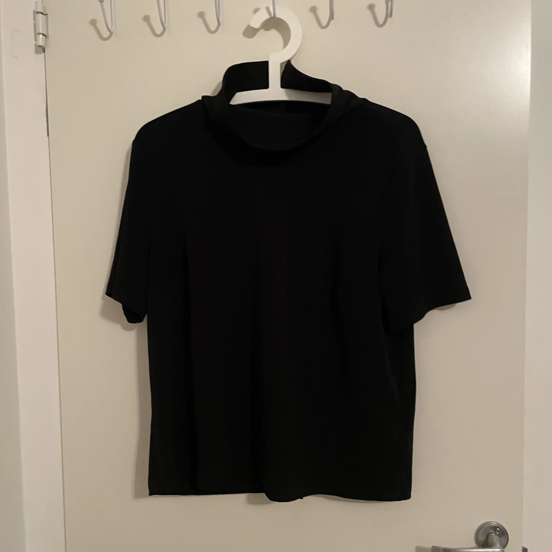 Snygg tröja med hög krage