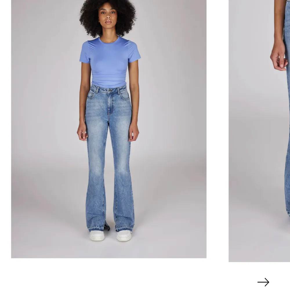 helt oanvända och oöppnade jeans från LXA (Linn Ahlborgs företag). Beställde 2 olika storlekar och den första passade så har inte ens öppnat plasten. Köpta för 799kr men kan sälja för 400kr + frakt eller högsta bud. Väldigt eftertraktade på hemsidan💓🥂. Jeans & Byxor.