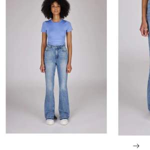 helt oanvända och oöppnade jeans från LXA (Linn Ahlborgs företag). Beställde 2 olika storlekar och den första passade så har inte ens öppnat plasten. Köpta för 799kr men kan sälja för 400kr + frakt eller högsta bud. Väldigt eftertraktade på hemsidan💓🥂