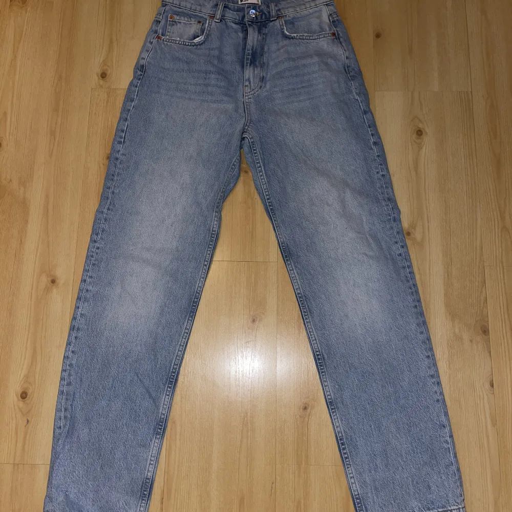 Jeans från Gina tricot, raka, blå, långa.. Jeans & Byxor.