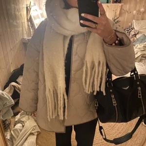 Jacka - Dunjacka💕💕 super snygg, helt ny, nypris 1000. Andvänd en gång