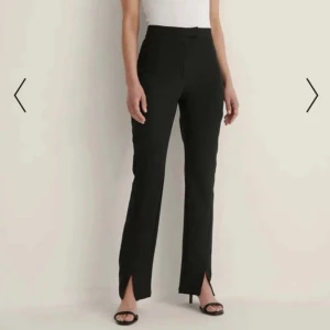 Kostymbyxor från NA-KD Strl. 38 - I fint skick. Frakt tillkommer.