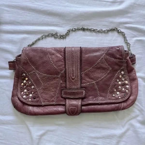 Zadig väska - Säljer en Zadig väska då den inte kommer till användning. Unik och så fin. Köpt här på Plick. Köpare står för frakt💗💌