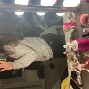 Cargo byxor - Säljer dessa snygga långmidjade cargo byxor då dem ej är min stil längre. Storlek S. Fint skick. Hör av dej om du har några frågor🥰