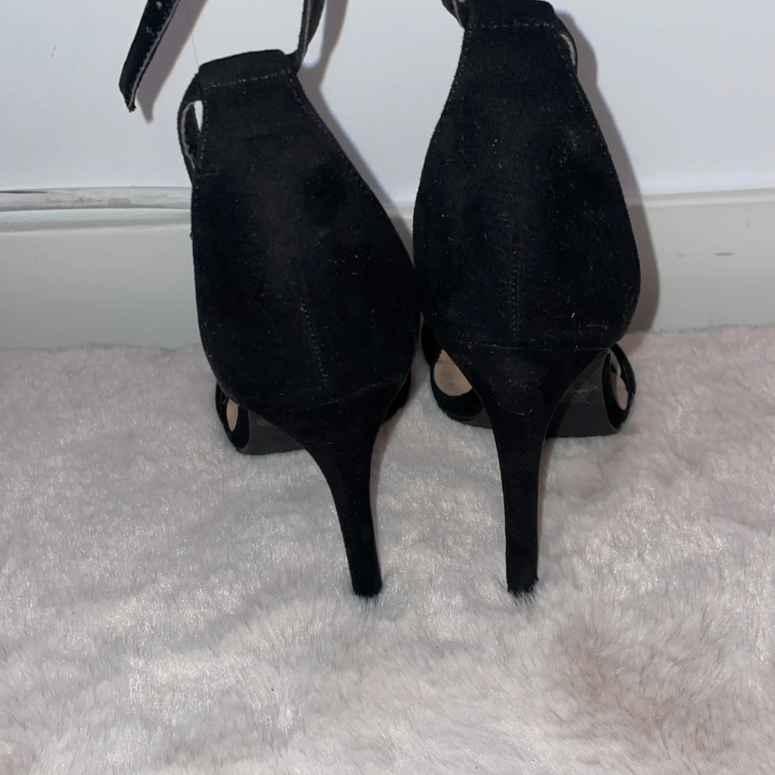 Svarta klackar storlek 38 - 91
