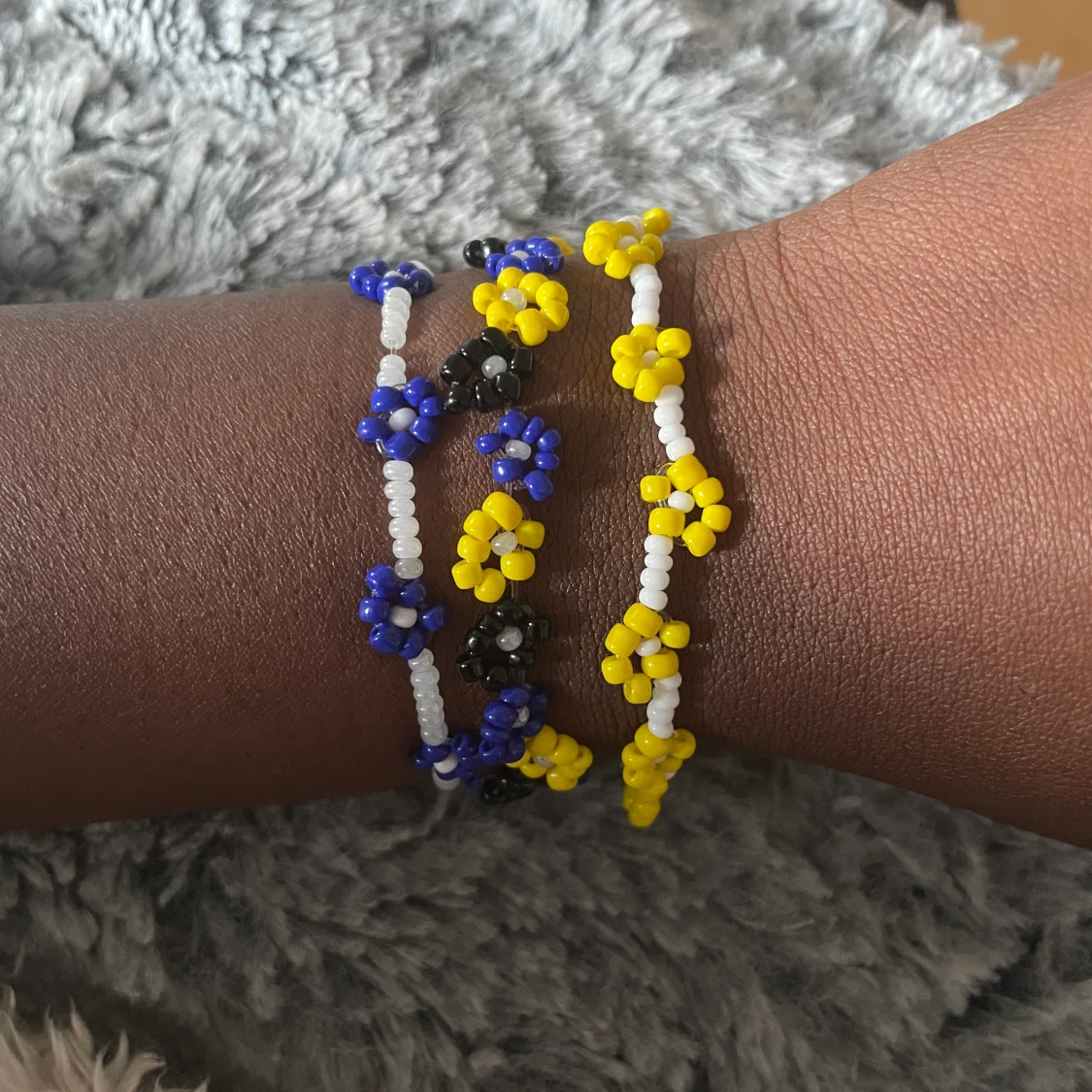 Pärlarmband med blommorna  - 91