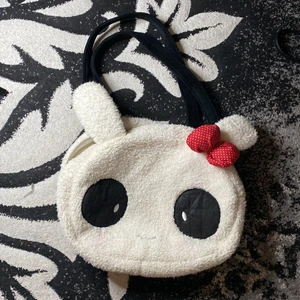 Kawaii väska  - Söt väska i form av en panda, köpt på kawaii