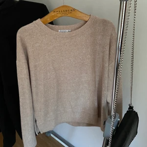 beige stickad tröja - Jättefin tröja från zalando, aldrig använd!❤️‍🔥