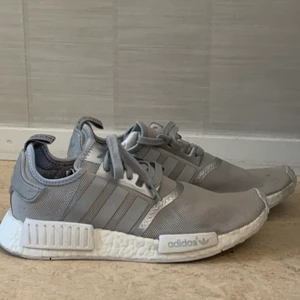 Adidas NMD grå - I väldigt bra skick och använt fåtal gånger. Storlek 43/44