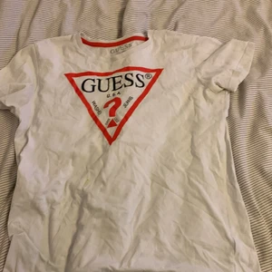 Guess  - Guess t-shirt 