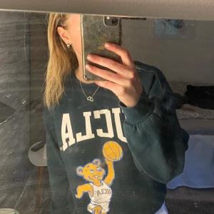 Sweatshirt - As snygg sweatshirt från hm, slutsåld överallt💘