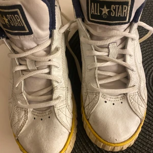 Retro Converse  - Använt skick. Strl 38-39. Väldigt eftertraktade 