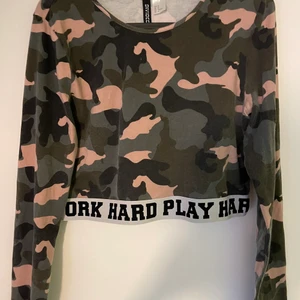 Tröja cammo - Croppad tröja i cammo