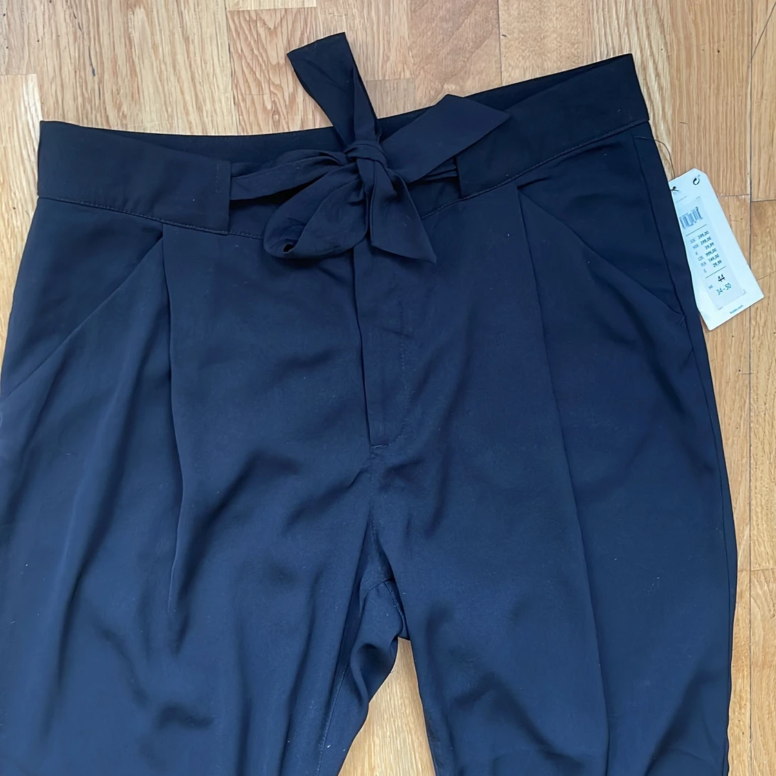 ALDRIG ANVÄNDA SVARTA LINDEX KOSTYMBYXOR - 90