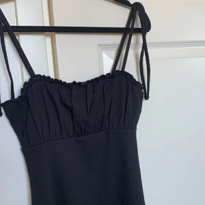 Klänning - Klänning från HM. Aldrig använd💓