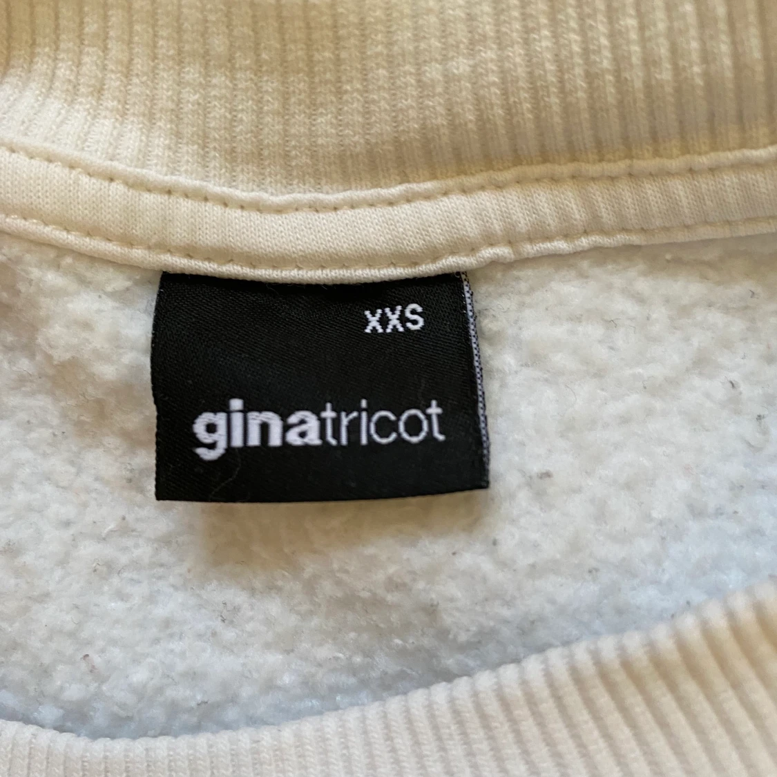 Tröja från gina tricot - 90