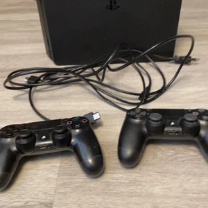 Ps4 - Playstation 4 funkar helt felfritt 