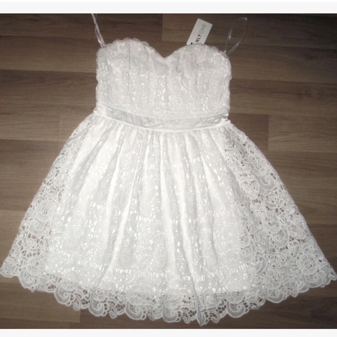 NLYONE ursnygg klänning , student / fest NY Stl 40 