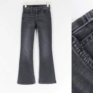 Fina lågmidjade jeans, jättebra skick och aldrig använda pga att de är för små❤️‍🔥😫