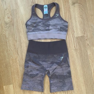 Gymshark set - Brun/beige träningsset från Gymshark. Toppen är storlek M och shortsen storlek S. Nyskick ✨