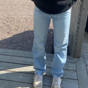 Levis jeans - Så bekväma o snygga jeans från levis i modellen Ribcage straight. Inga defekter och ser ut som nya! priset kan diskuteras