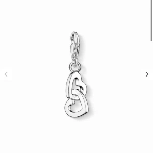 Thomas Sabo berlock - Berlock från Thomas Sabo med hjärtan. Köpt för 399 och den är helt oanvänd. Inte ens tagit upp den ur förpackning då jag fick dubbletter❤️ 