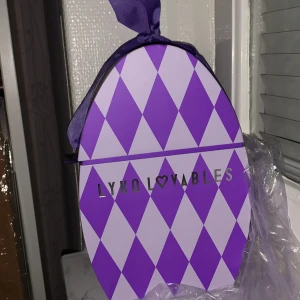 Lyko loveable - En massa beauty produkter för värde 2000kr. Den innehåller produkter för hår, nagellack, skincare och massa annat. Fick dessa som en present från Lyko men behöver inga. Alla produkter finns med😍💖