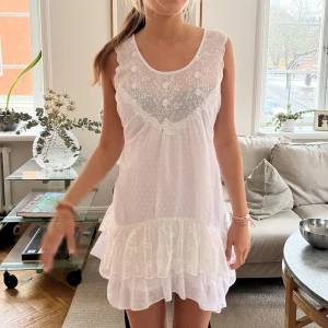 Sommarklänning!  - Jätte fin sommarklänning! Perfekt till skolavslutning, student osv 