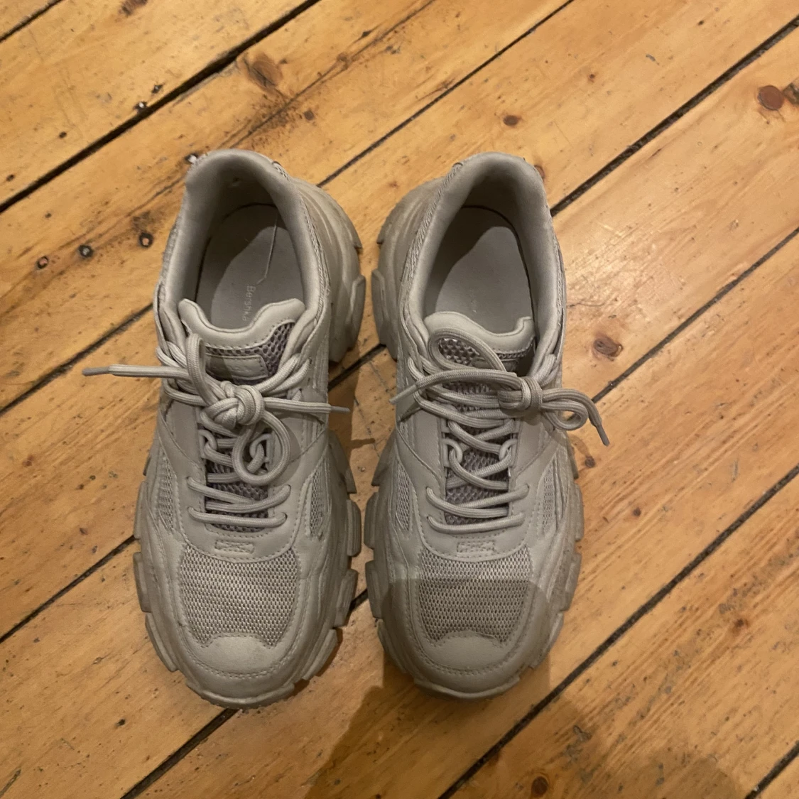 Skor från Bershka 42,5 - 28