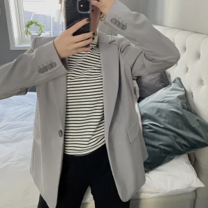Blazer - Superfin blazer från HM i storleken S 🥂🌸 (du står för frakten)