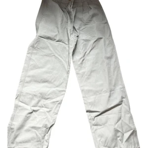 byxa  - Oanvänd bekväm byxa från Pimkie storlek 40