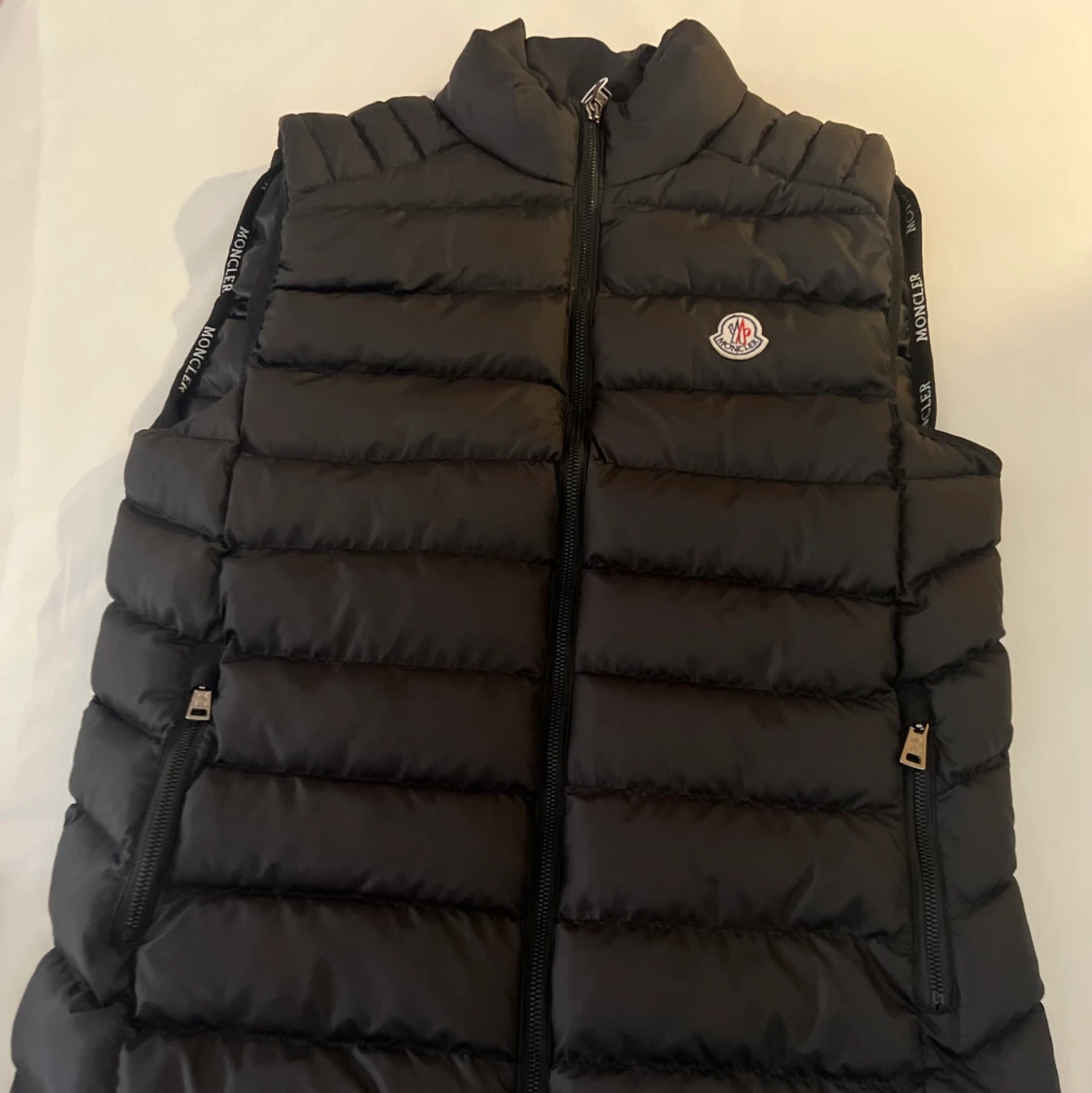 Moncler väst 