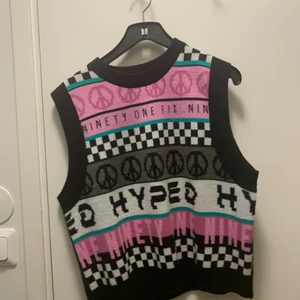 Väst  - Fin väst att styla och kombinera med olika färger. 