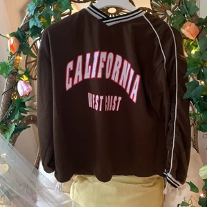 Cool oversized tröja🤎 - Brun oversized tröja i tunt material🤎