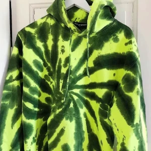 New girl ordered - I nyskick, varsamt använd. Från new girl ordered. Jätteskön, bra to go to hoodie 💚