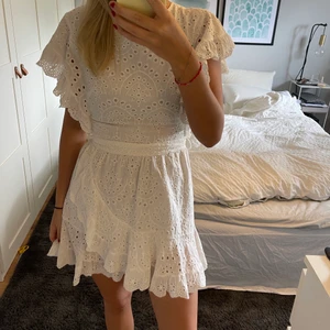 PrincessPolly klänning, storlek 36 - Jag säljer min fina studentklänning som jag köpte för två år sedan pga att jag råkade köpa två! Endast använt 1 gång 