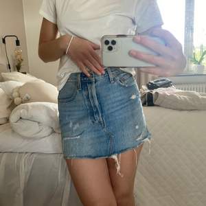 Levis jeans kjol, storlek 25 💓