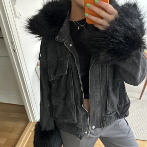 denimjacka m fuskpäls - Så himla fin jacka, size 38