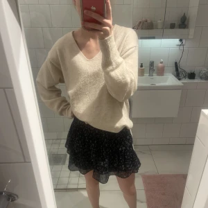 Stradivarius  - Säljer denna kjol från stradivarius! 